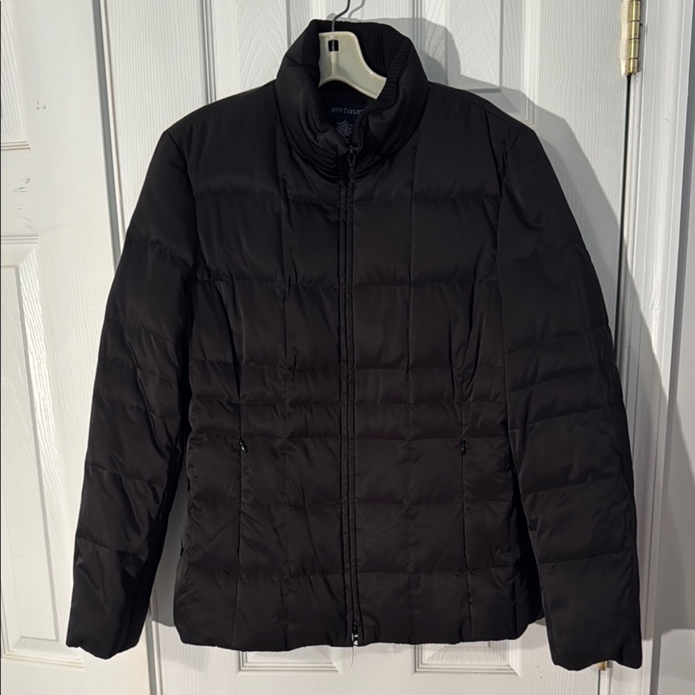 Ann Taylor Black Puffer Jacket with High Collar and Quilted Design